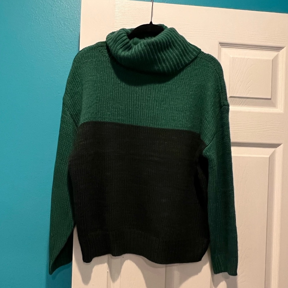 BNWT Vici Hunter Green Color Block Turtleneck Sweater
